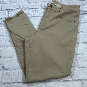 Time and Tru Beige High Rise Jeggings. Size 16.
